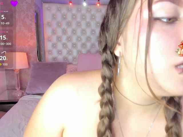 MilaClark webcam