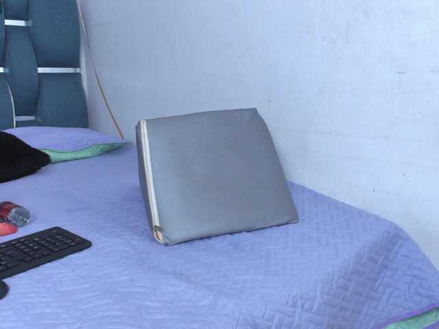 cyndicranforsquirt live cam on BongaCams