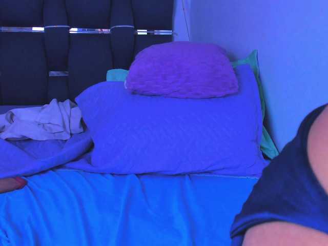 cyndicranforsquirt live cam on BongaCams