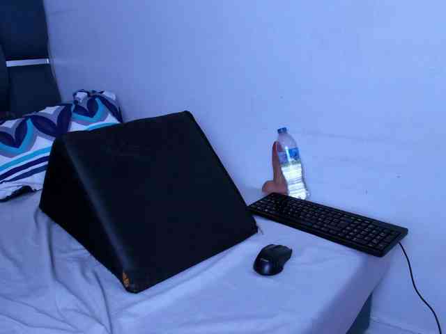 cyndicranforsquirt webcam