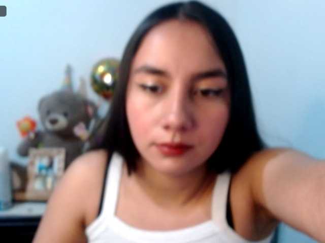 -PrettyLau live cam on UnifiedCams
