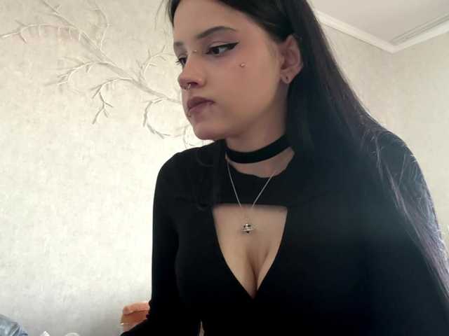 KarriVenture live cam on BongaCams