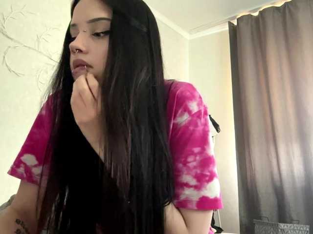 KarriVenture live cam on BongaCams