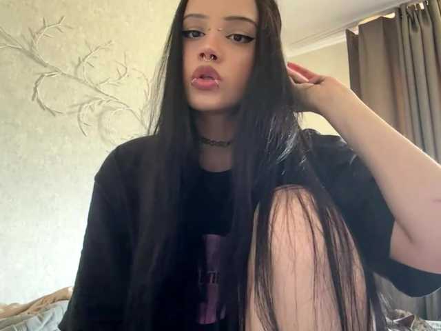 KarriVenture live cam on BongaCams