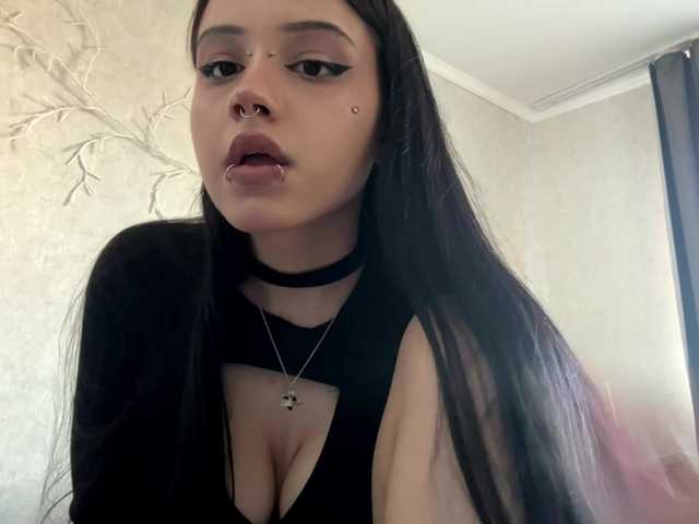KarriVenture live cam on BongaCams
