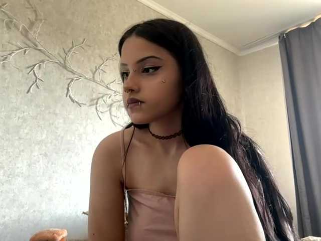 KarriVenture live cam on BongaCams