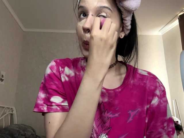 KarriVenture live cam on BongaCams