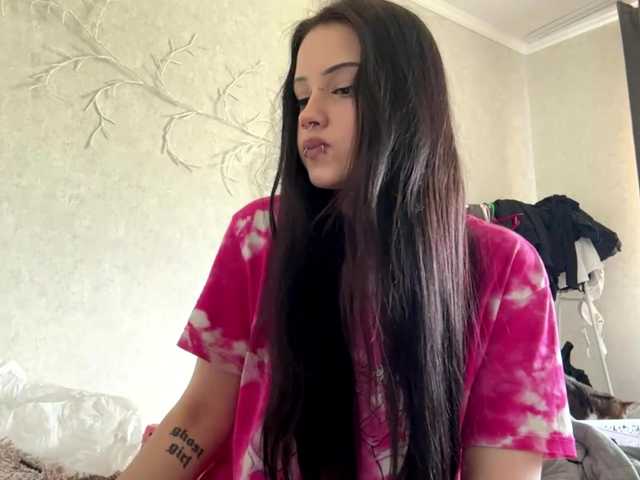 KarriVenture live cam on BongaCams