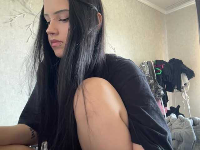 KarriVenture live cam on BongaCams