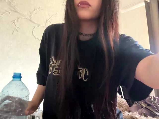KarriVenture live cam on BongaCams