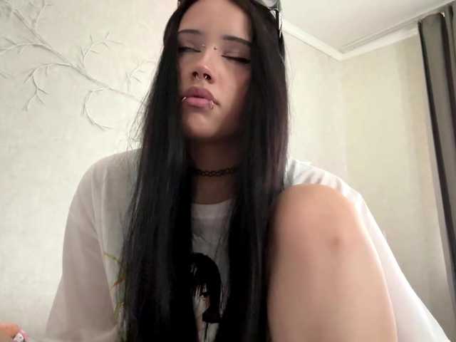 KarriVenture live cam on BongaCams