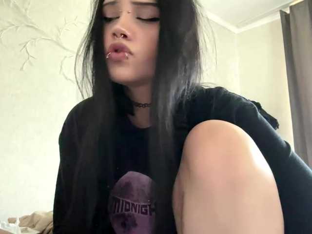 KarriVenture live cam on BongaCams