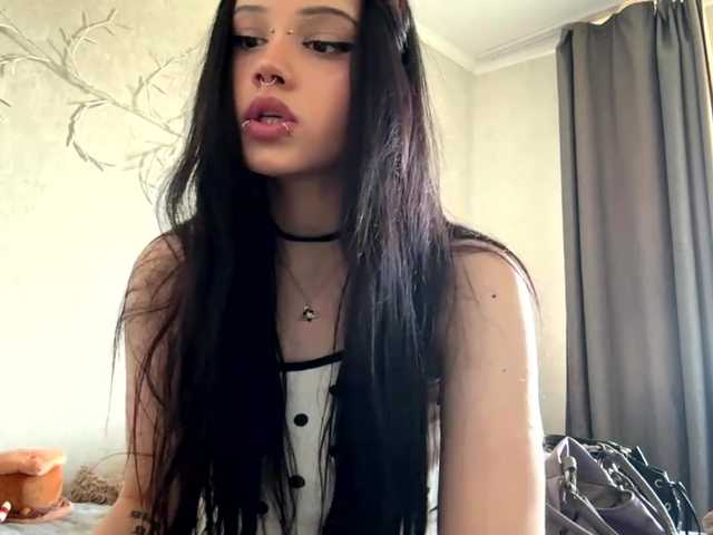 KarriVenture live cam on BongaCams