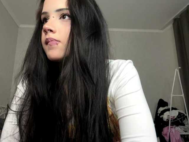 KarriVenture live cam on BongaCams