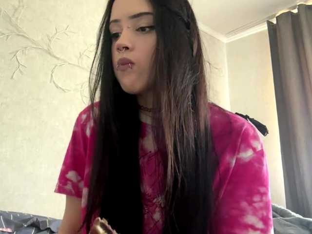 KarriVenture live cam on BongaCams