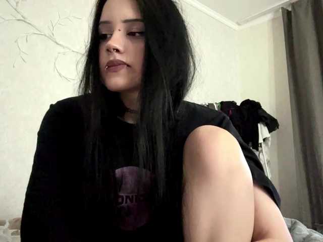 KarriVenture live cam on BongaCams