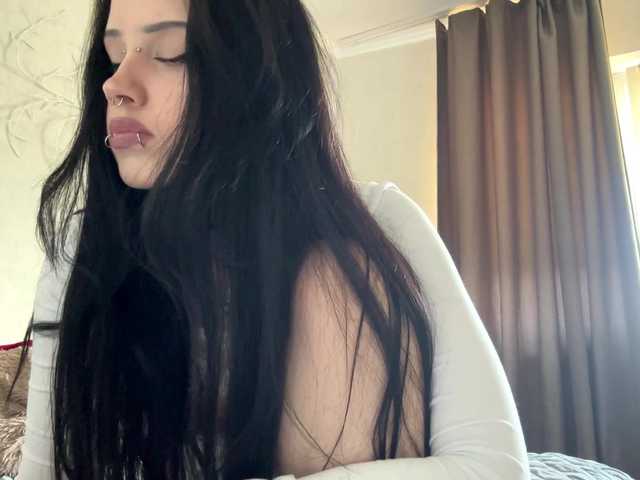 KarriVenture live cam on BongaCams