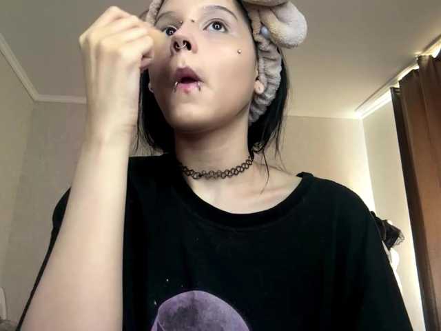 KarriVenture live cam on BongaCams