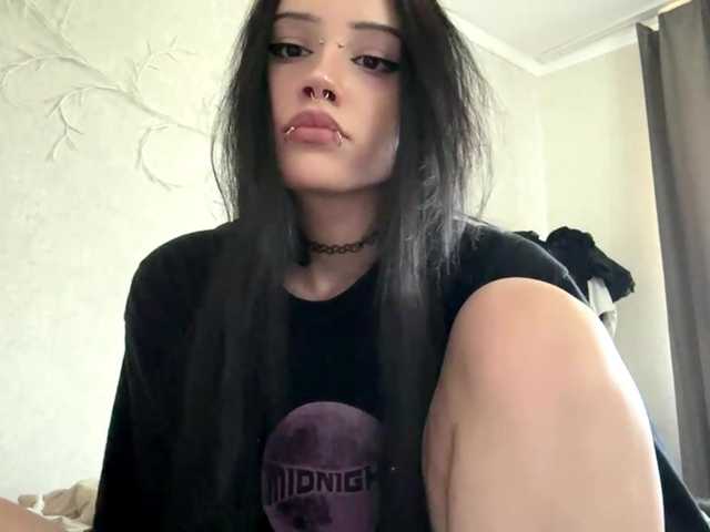 KarriVenture live cam on BongaCams