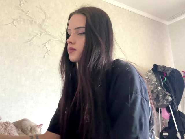 KarriVenture live cam on BongaCams