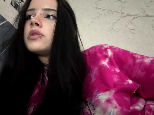 KarriVenture live cam on BongaCams