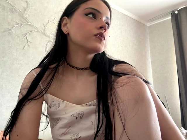 KarriVenture live cam on BongaCams