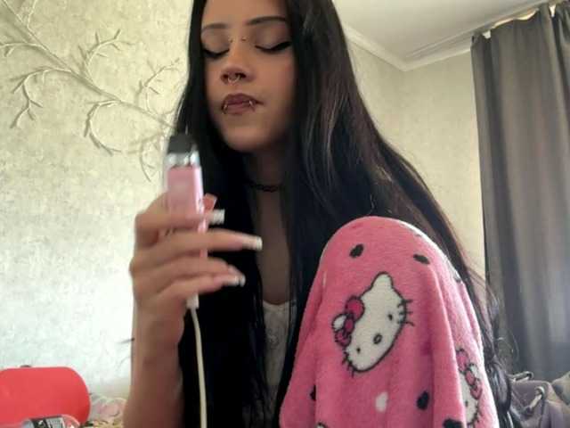 KarriVenture live cam on BongaCams