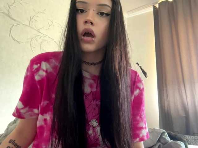 KarriVenture live cam on BongaCams