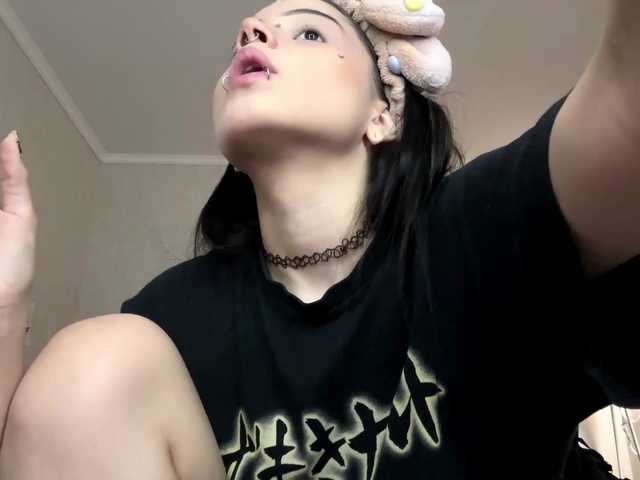 KarriVenture live cam on BongaCams