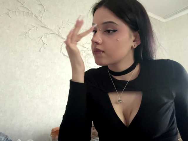 KarriVenture live cam on BongaCams