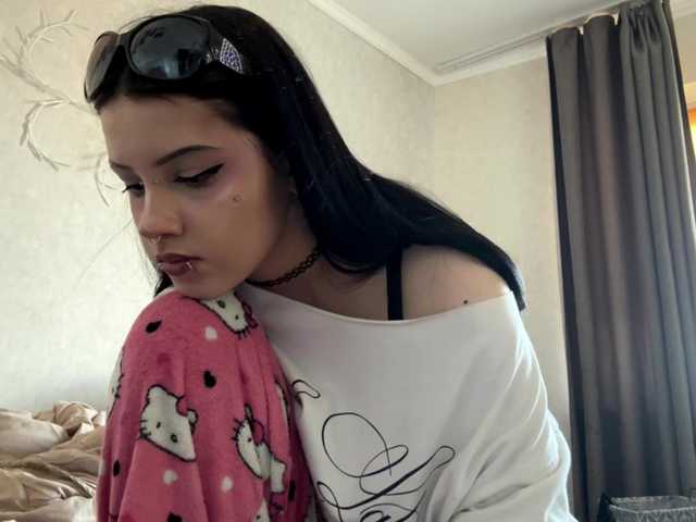 KarriVenture live cam on BongaCams