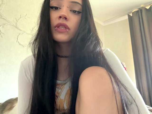 KarriVenture live cam on BongaCams