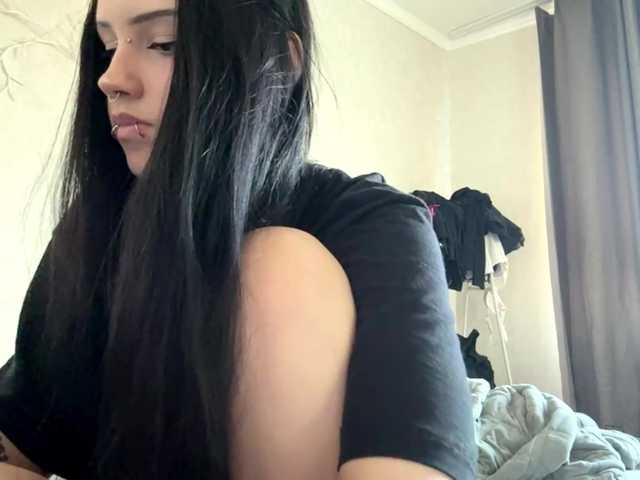KarriVenture live cam on BongaCams