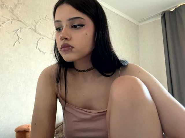 KarriVenture live cam on BongaCams