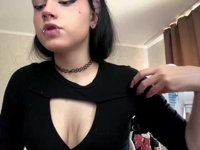 KarriVenture live cam on BongaCams