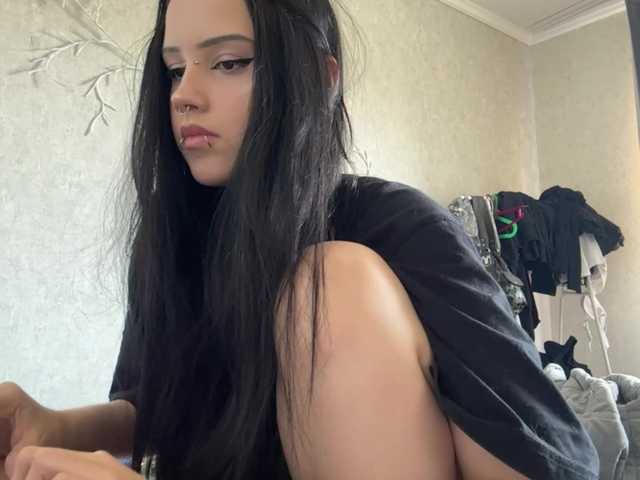 KarriVenture live cam on BongaCams