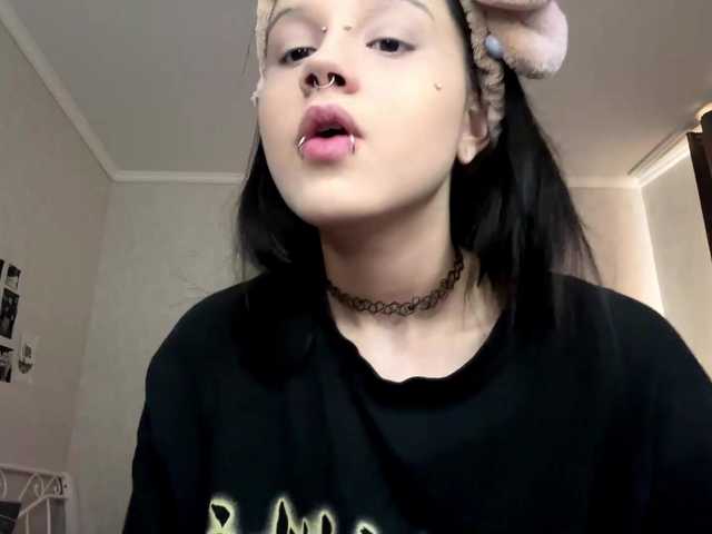 KarriVenture live cam on BongaCams