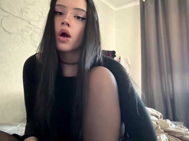 KarriVenture live cam on BongaCams