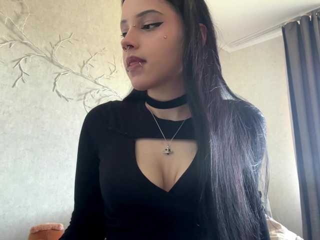 KarriVenture live cam on BongaCams