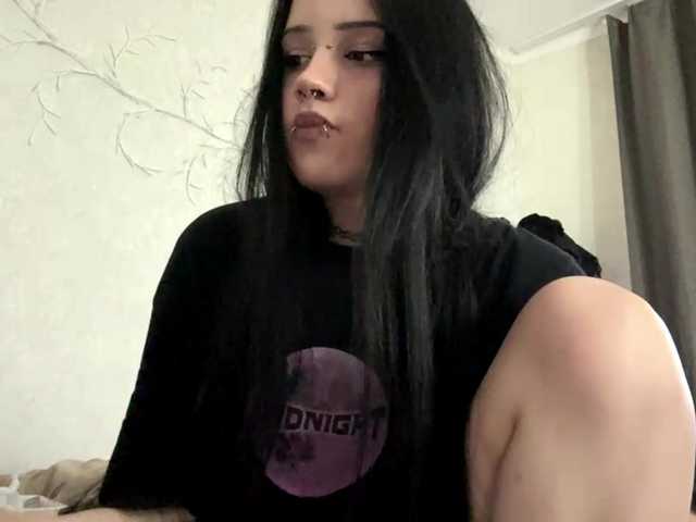 KarriVenture live cam on BongaCams