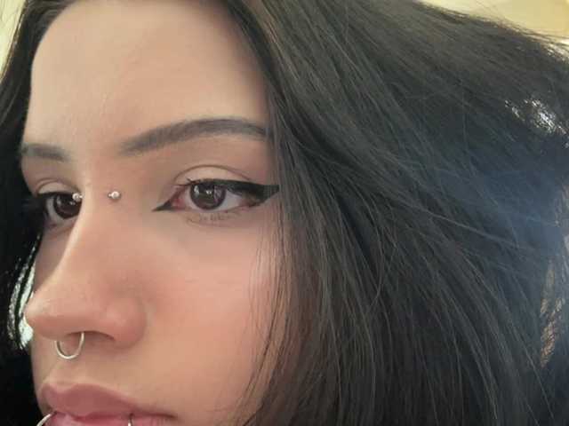 KarriVenture live cam on BongaCams
