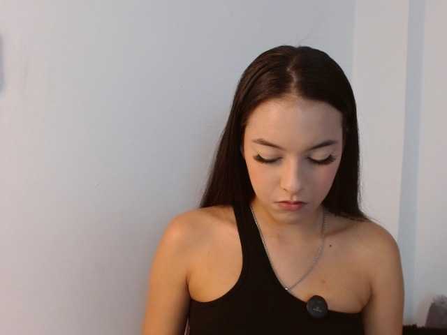 Annyrosse00 live cam on BongaCams