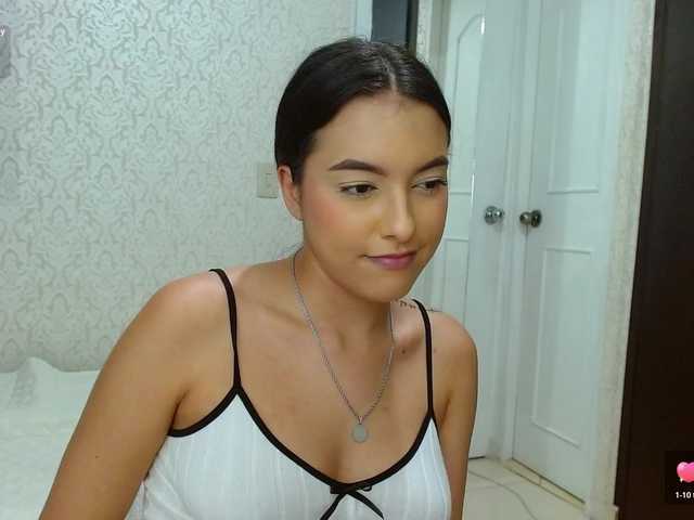 Annyrosse00 live cam on BongaCams