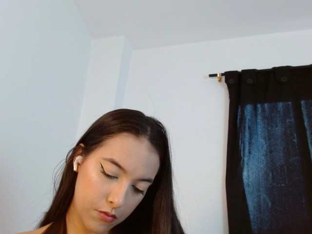 Annyrosse00 live cam on BongaCams