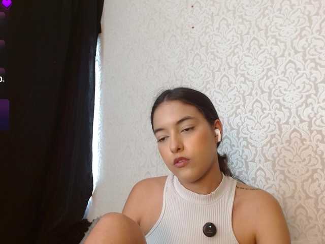Annyrosse00 live cam on BongaCams