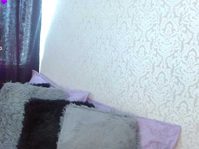 Annyrosse00 live cam on BongaCams