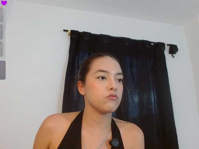 Annyrosse00 live cam on BongaCams
