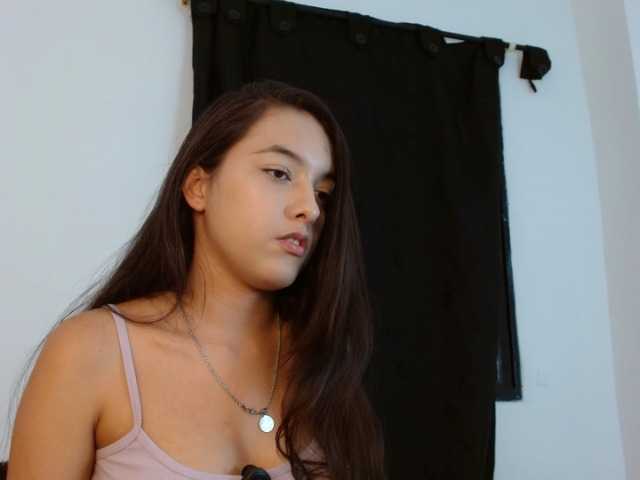 Annyrosse00 live cam on BongaCams