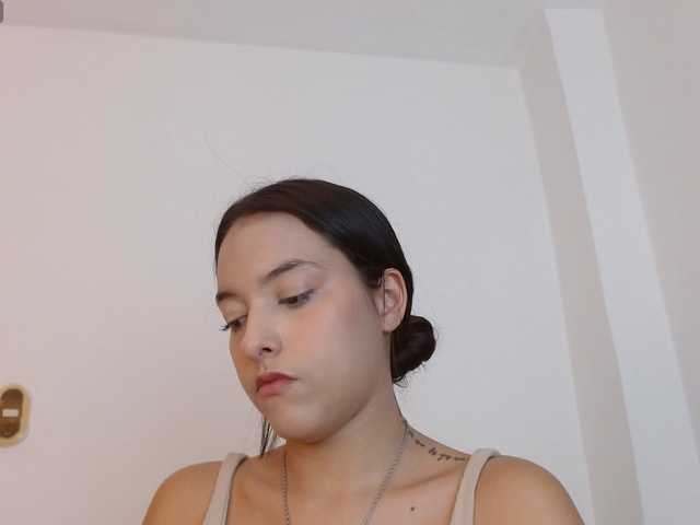 Annyrosse00 live cam