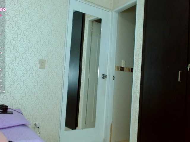 Annyrosse00 live cam on BongaCams